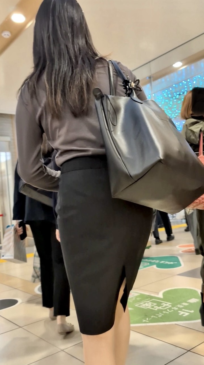 トリエンナ