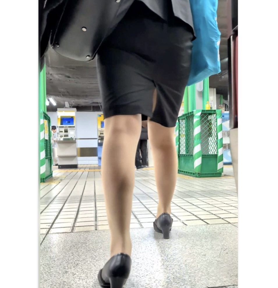 【502】ステキなスーツOLにグイッと接近な短編集vol.23