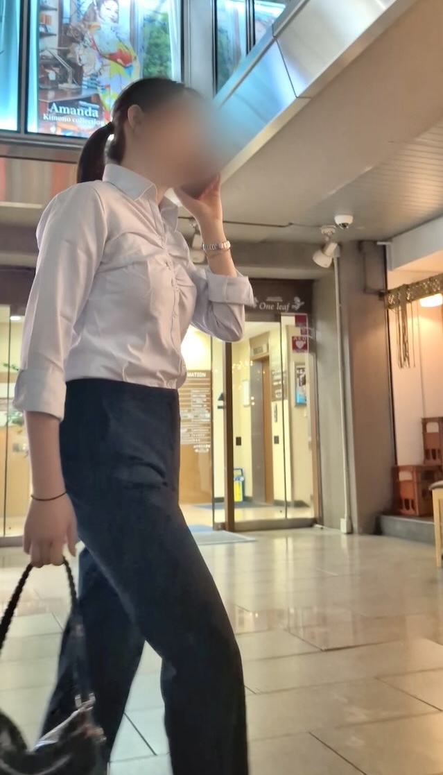 【555】プリっとタイトなパンツスーツとブラウスから目が離せないOLさんを追う!