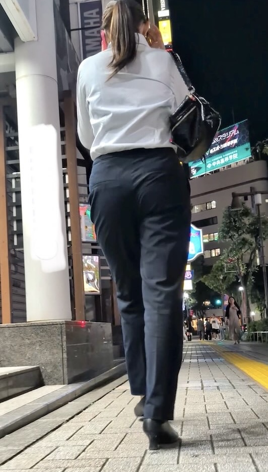 【555】プリっとタイトなパンツスーツとブラウスから目が離せないOLさんを追う!