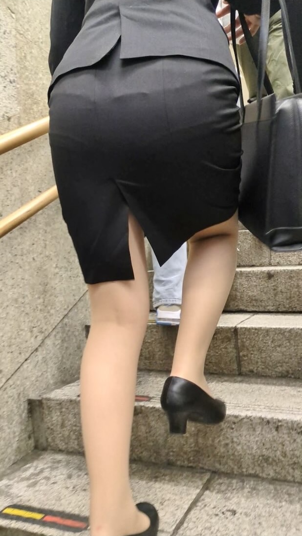 トリエンナ
