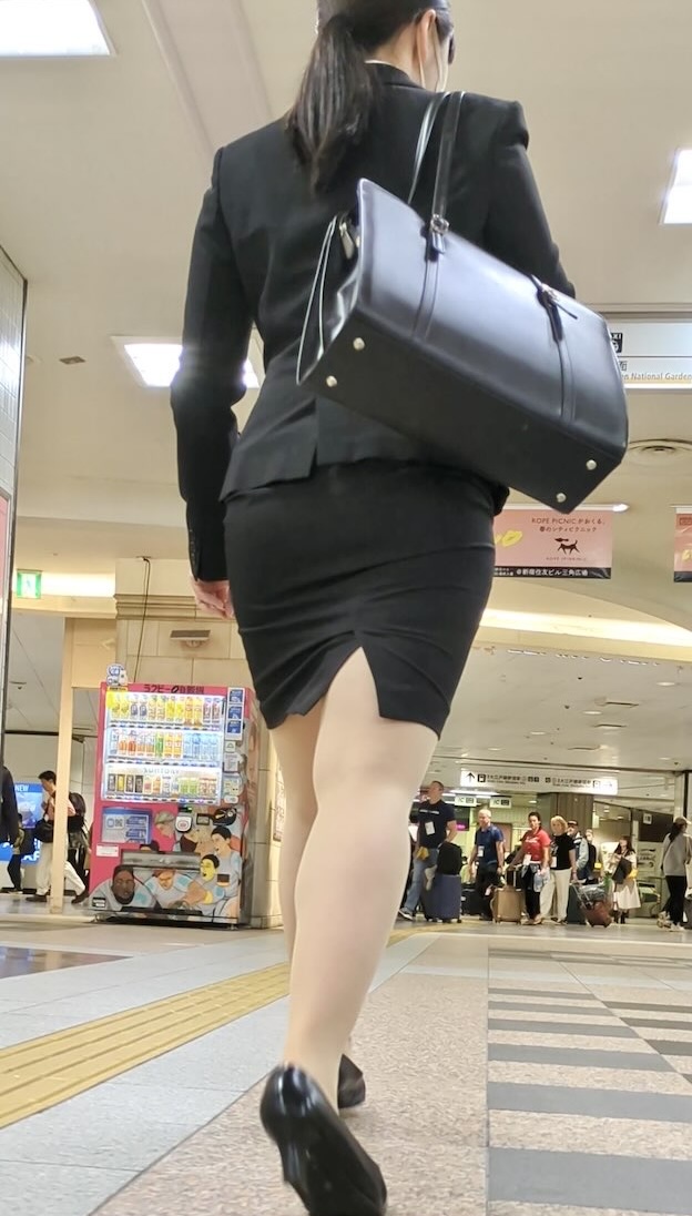 トリエンナ
