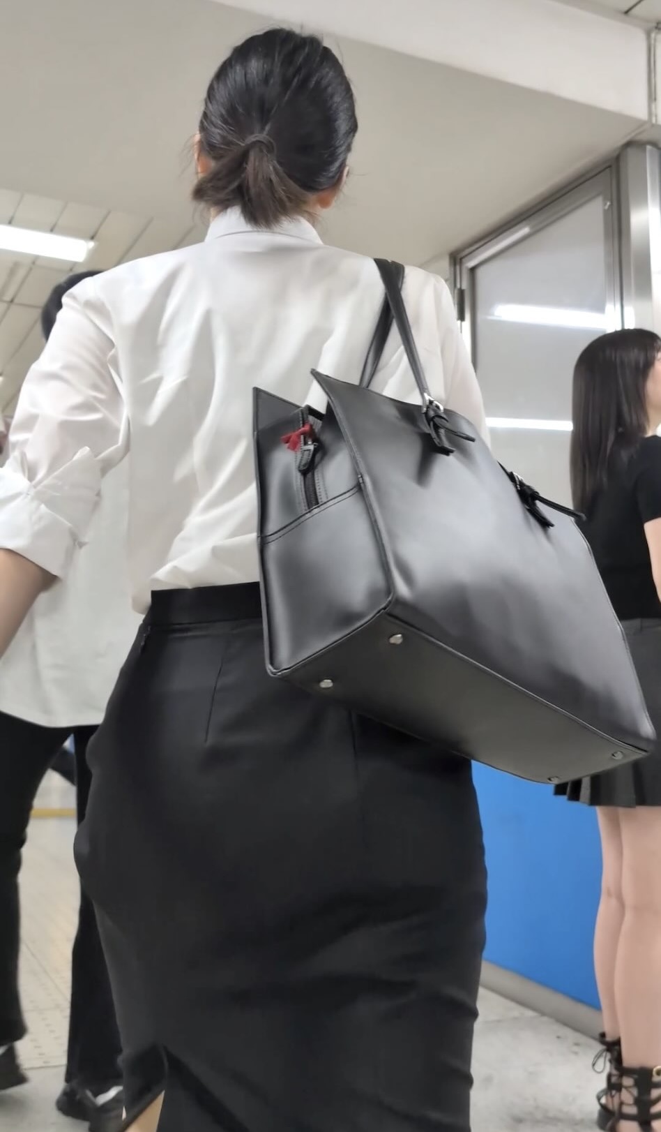 トリエンナ
