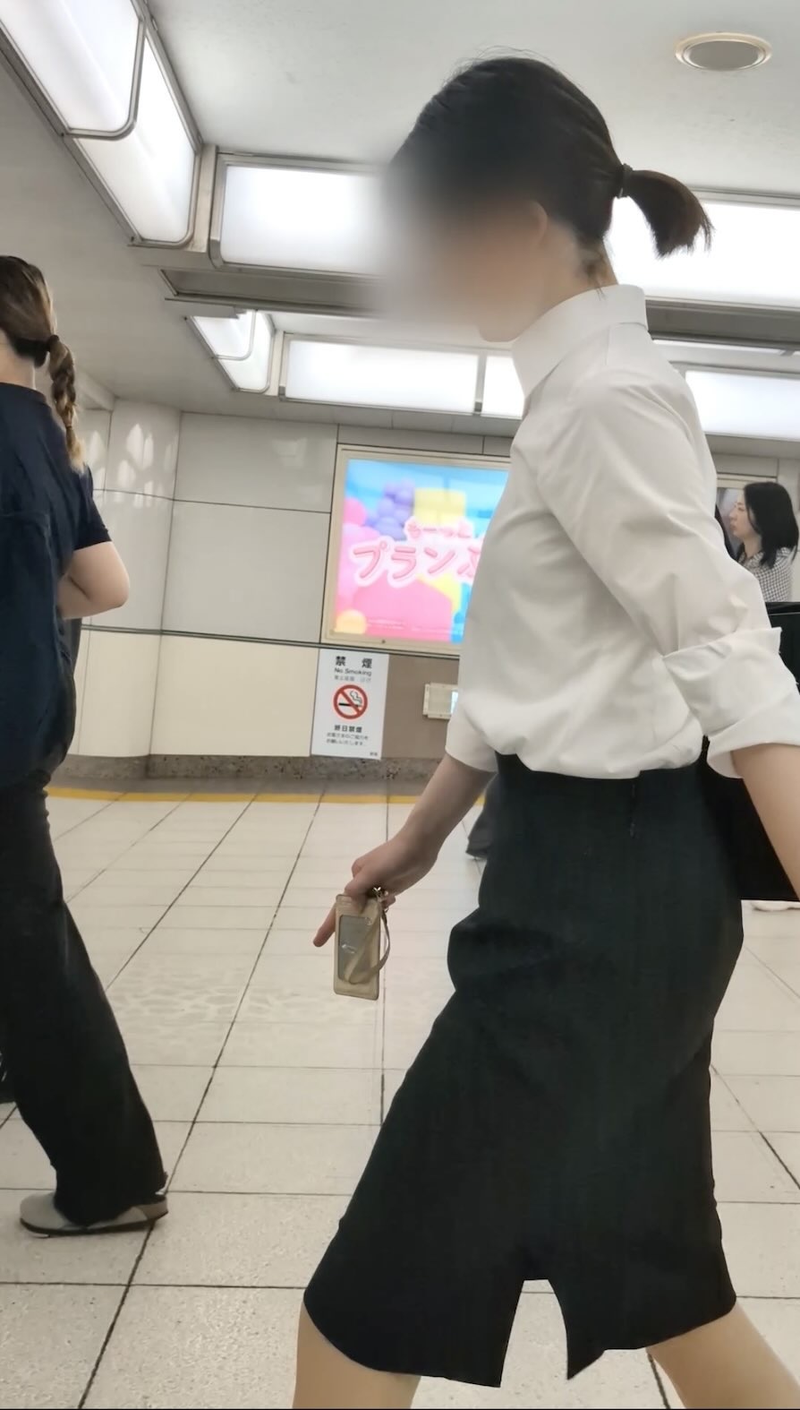 トリエンナ