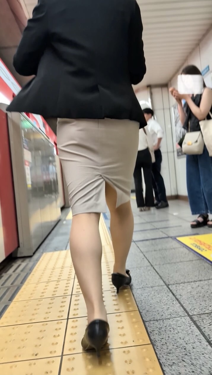 トリエンナ