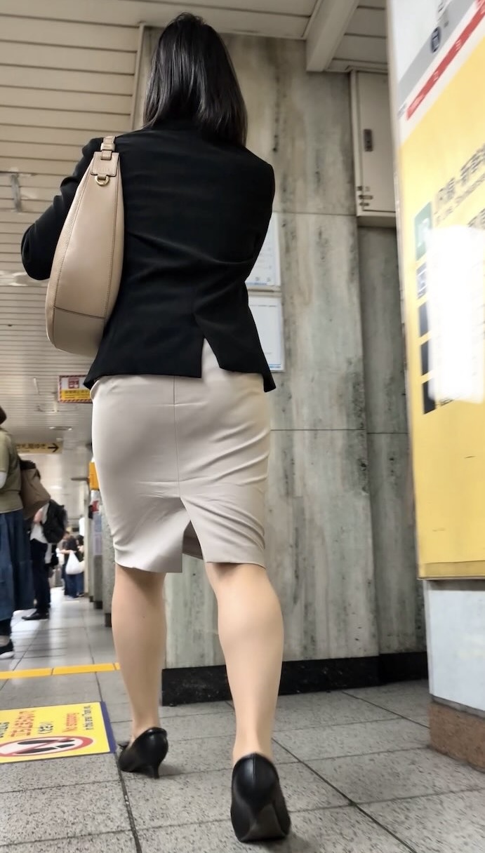 トリエンナ