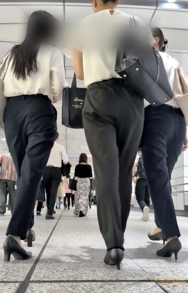 トリエンナ