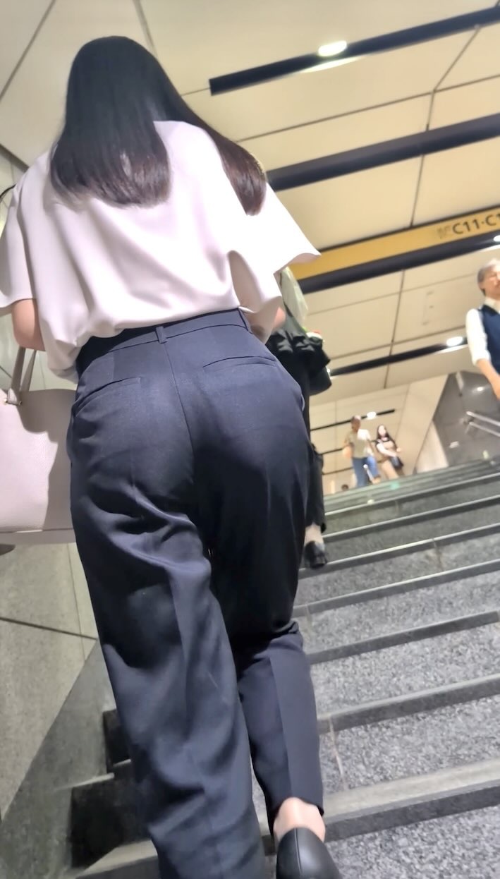トリエンナ
