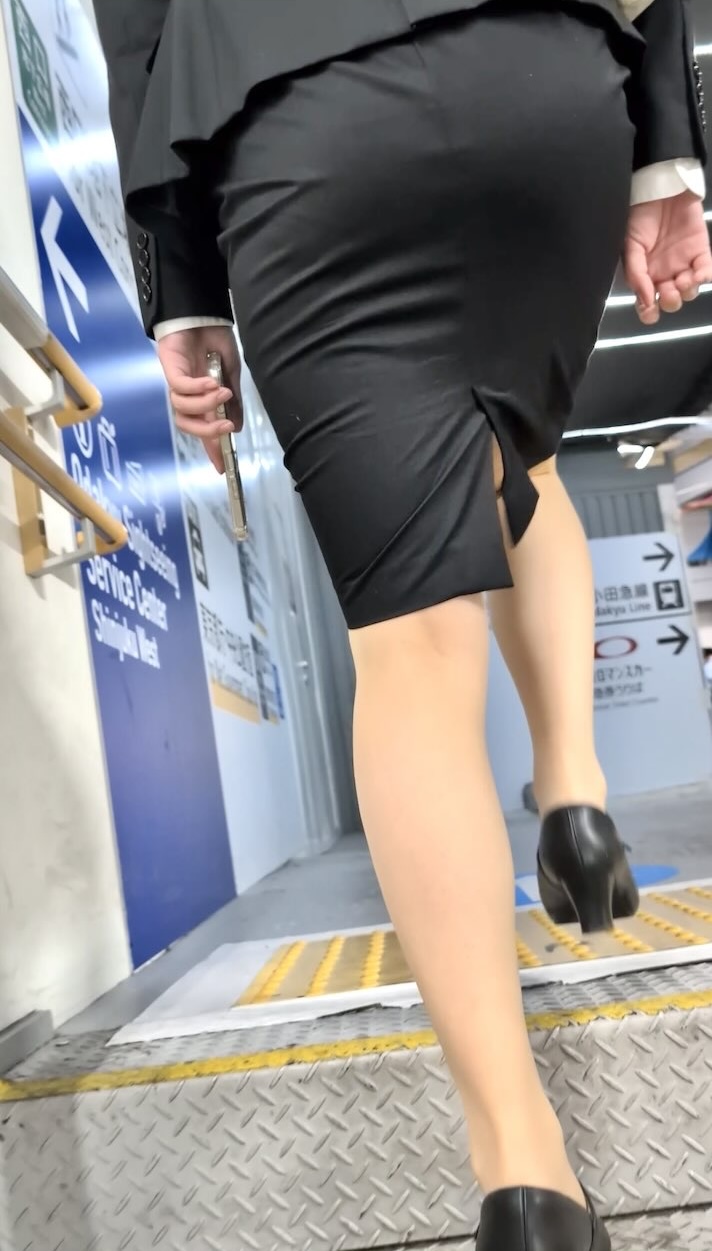 トリエンナ