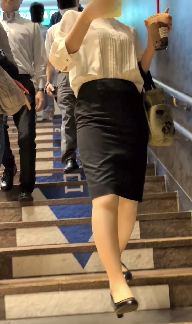 トリエンナ