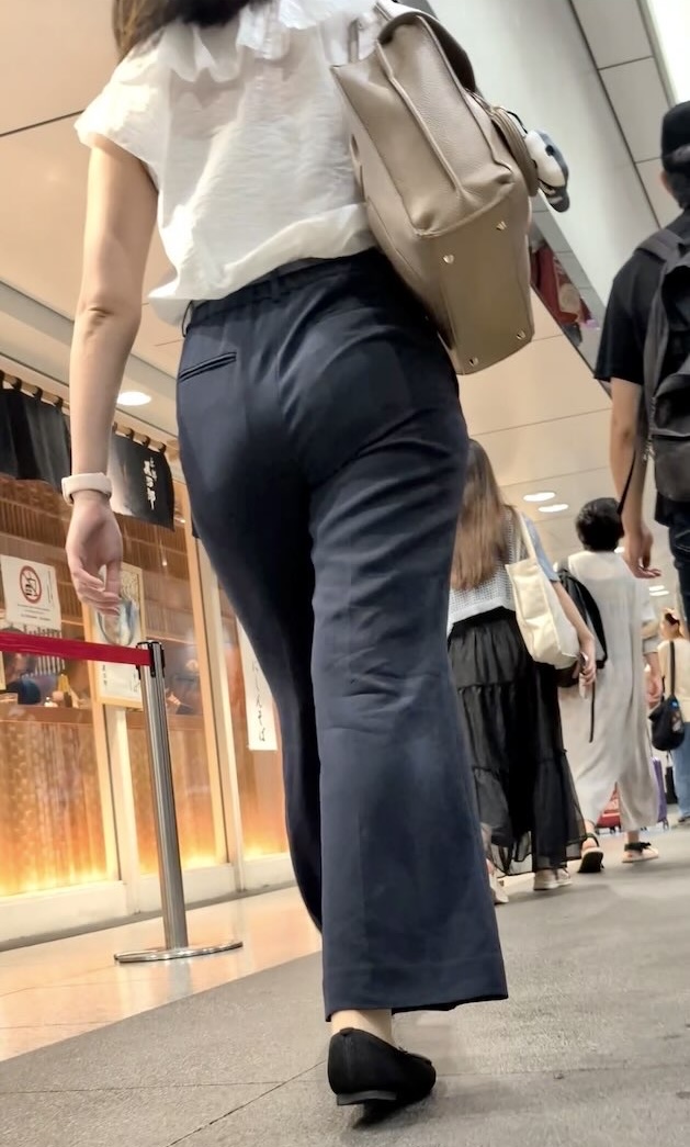 トリエンナ