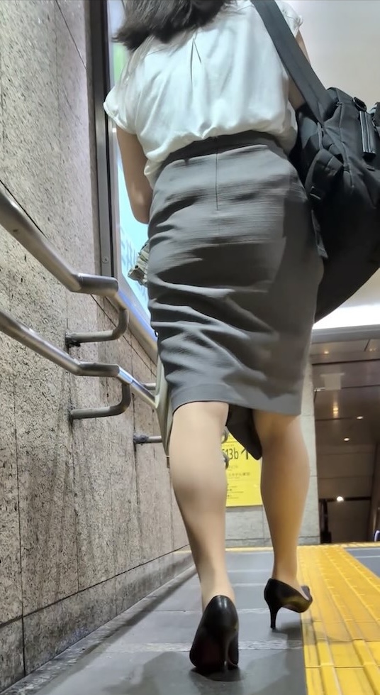 トリエンナ