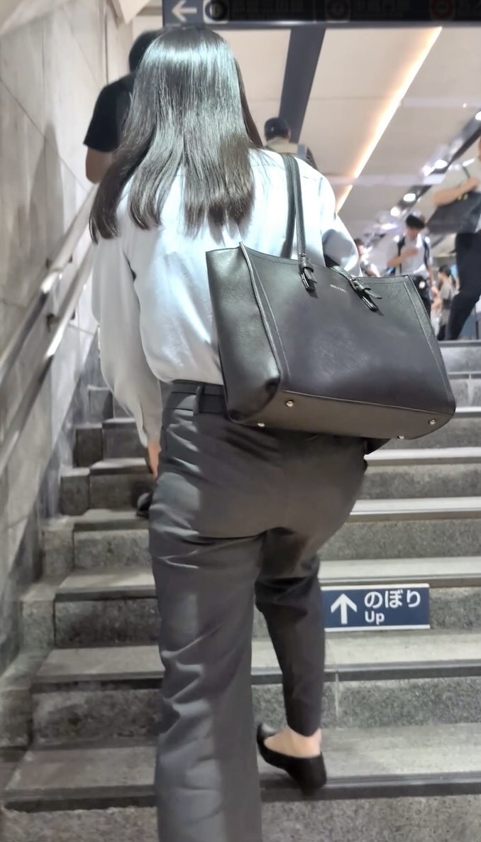 トリエンナ