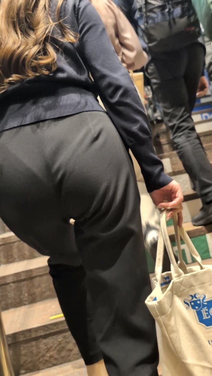 トリエンナ