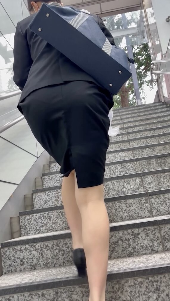 トリエンナ