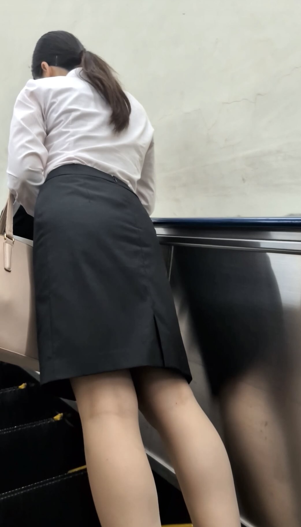 トリエンナ