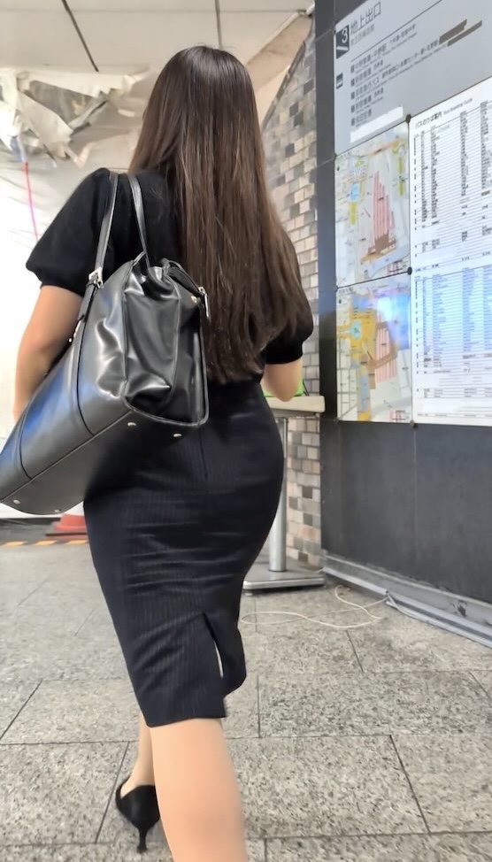 トリエンナ