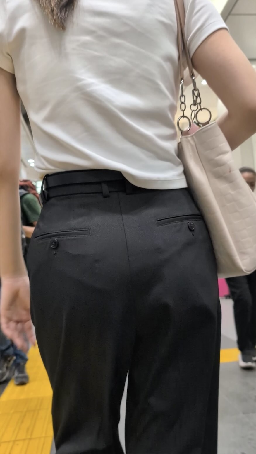 トリエンナ