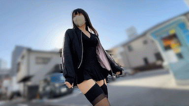 着丈25cmの超極短ミニスカで露出散歩!でか尻丸出しで格好の餌食w