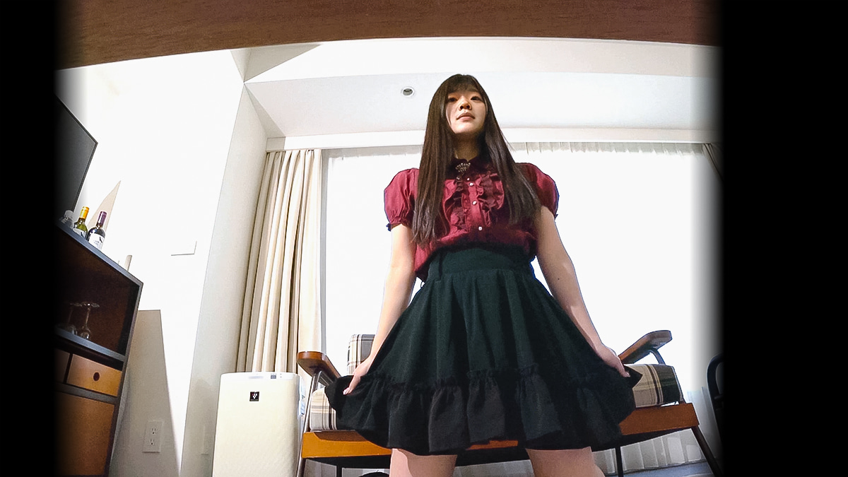 アパレル通販サイトのモデル撮影でボルドー×ブラックコーデ素人モデルさんのパンチラ隠し撮り!【再編集】