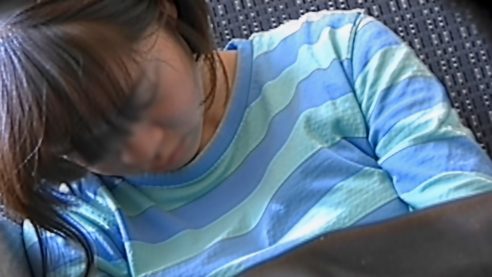 【対面Pチラ】ストライプ大好き私服JKちゃんのスカート内をライトで照らしてみた