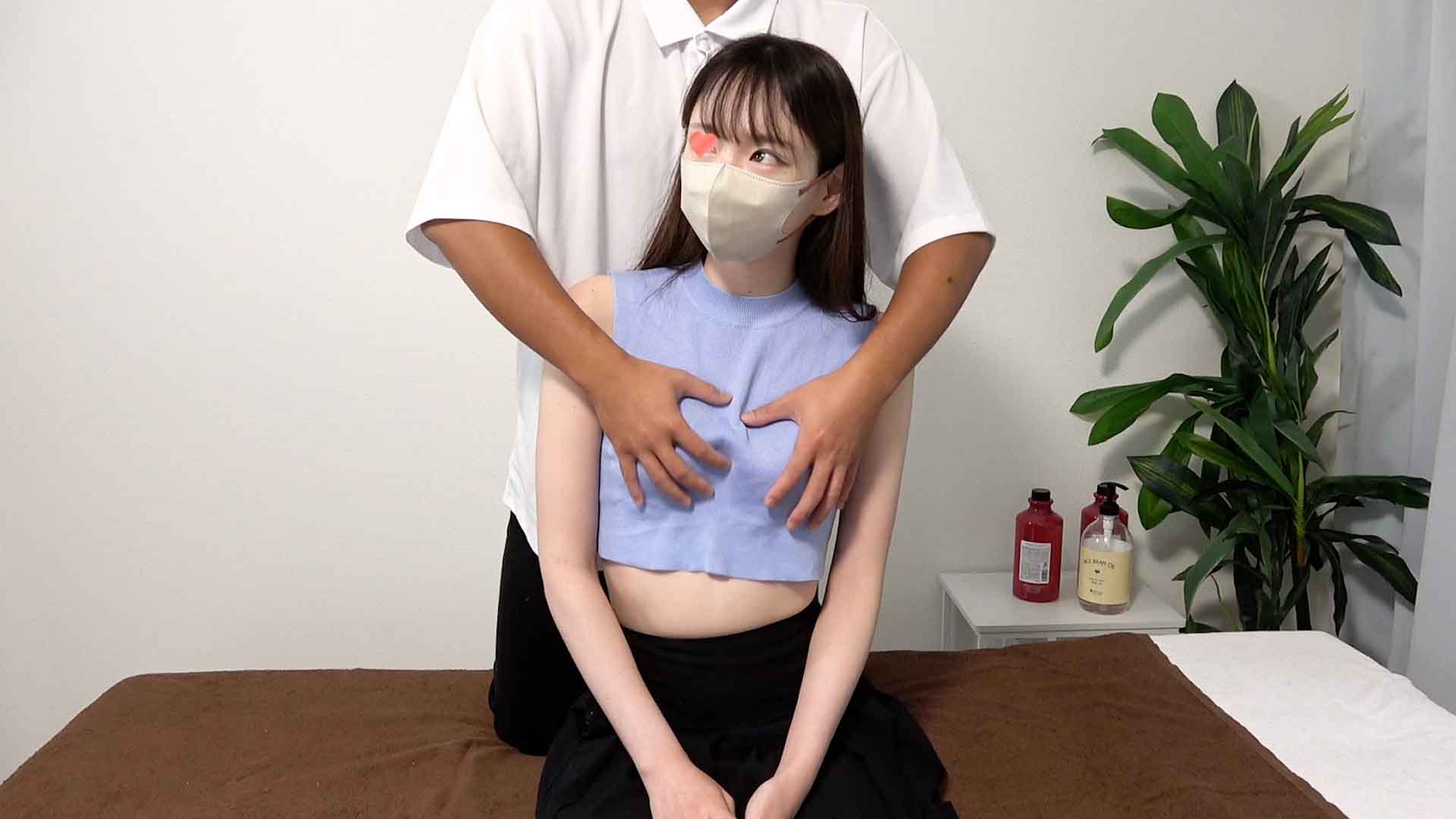 スレンダー美人女子大生が乳首責めで絶頂♡色白美乳を揉みまくる♡【バストケアサロン/施術】