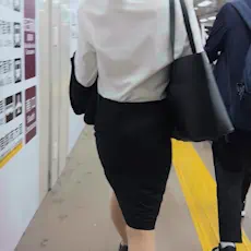 透視記録0021「リクルートスーツ女子を透視してお尻を存分に観察」(全3名)