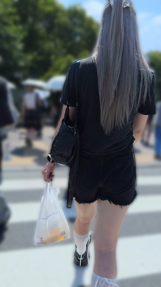 チャレンジ企画0003「スベスベ美脚女性のお尻突き出しを鑑賞した」(全2名)