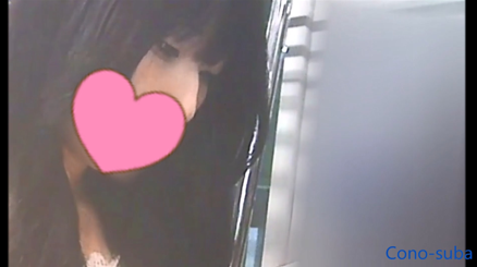 【再販】可愛い女子大生の水色パンティ丸見え３連発！