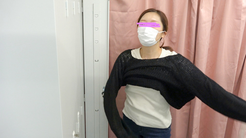 {猥褻診察カルテ#19}嫌悪!?S級受付嬢さん貧乳乳首を診察/色黒OLさん媚●入りオイル乳首マッサージ/胸部診察2名