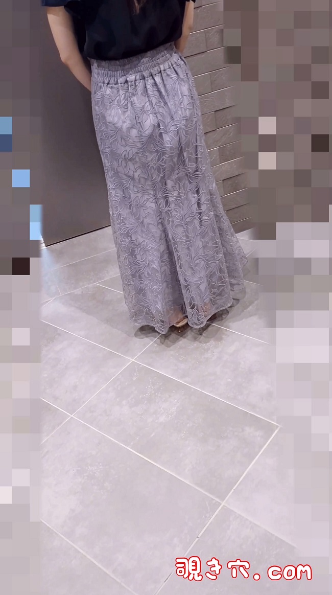 【ロングスカートのお姉さん】移動中エスカレーターとエレベーターで突っ込みました。