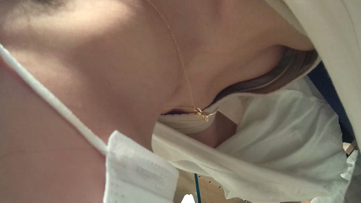 ★★★星3つpart8★前かがみ胸ちら胸チラN⑧「モロ上半身裸♡な美形店員さんをこれでもかと堪能♡」