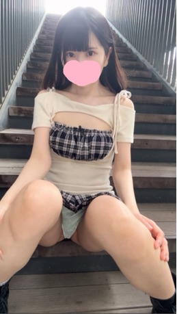 久しぶりのミニスカさんぽで緊張して泣いちゃった！！笑