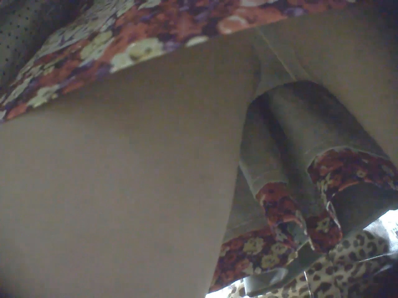 【再販】★Dogeyes★完全オリジナル159 デニムミニの浮いた裾に狙い撃ち、前下位置撮り