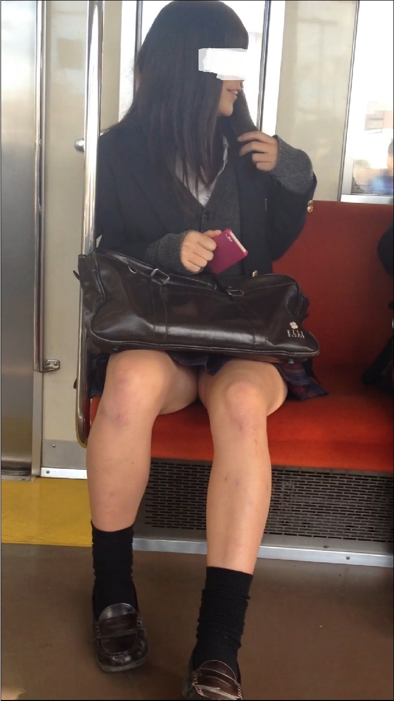【再販】制服女子のお座り対面撮りセット~廃止された赤チェックスカート集