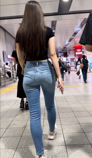 デニム女子コレクションVol.39 上下デニムのイケてるお姉さんとモデルスタイル美尻デニムのお姉さん
