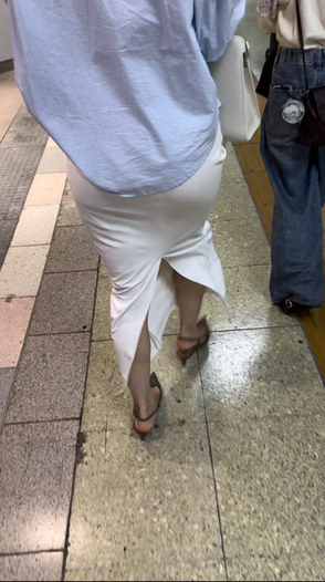 タイトスカート女子コレクションVol.38 爽やかな白のロングスカートのお姉さんと黒のタイトなスカートのお姉さん