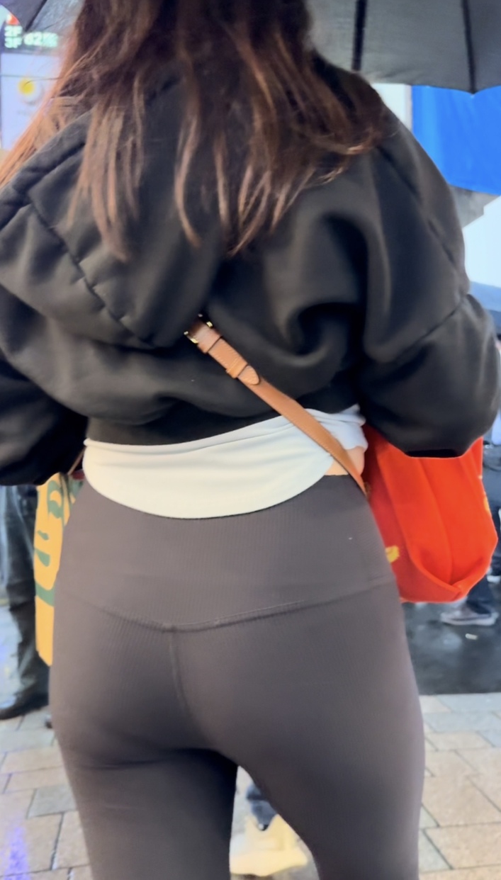 ヒップコレクションVol.21 パツパツスパッツの美尻お姉さんと 食い込みピンクスウェットのお姉さん