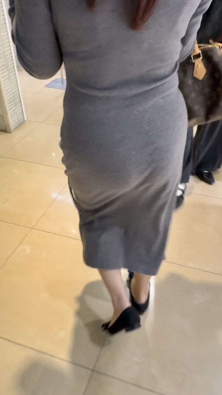 タイトスカート女子コレクションVol.45 デカ尻のなんかいやらしい腰つきのお姉さん達