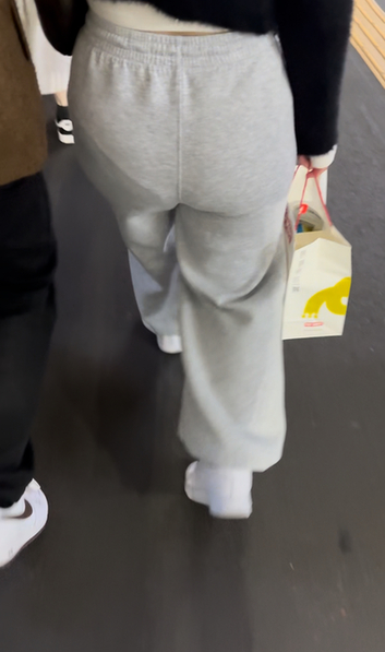 ヒップコレクションVol.23 P線浮き出るスウェットパンツのいやらしいお尻のお姉さん