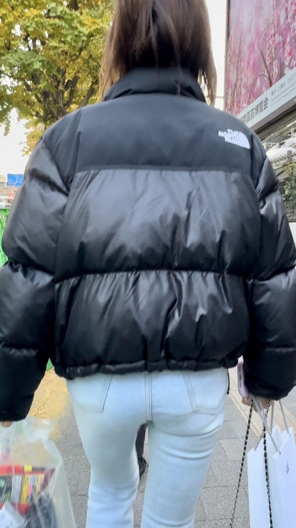 デニム女子コレクションVol.93 パン線美脚デニム尻のお姉さんとムチムチ脚のフレアデニムのお姉さん