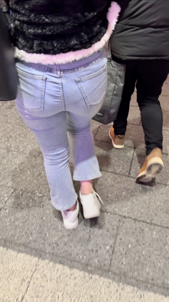 デニム女子コレクションVol.98 モデルスタイルの美脚デニムのショップ店員さんと肉感たっぷりのデカ尻デニムのお姉さん