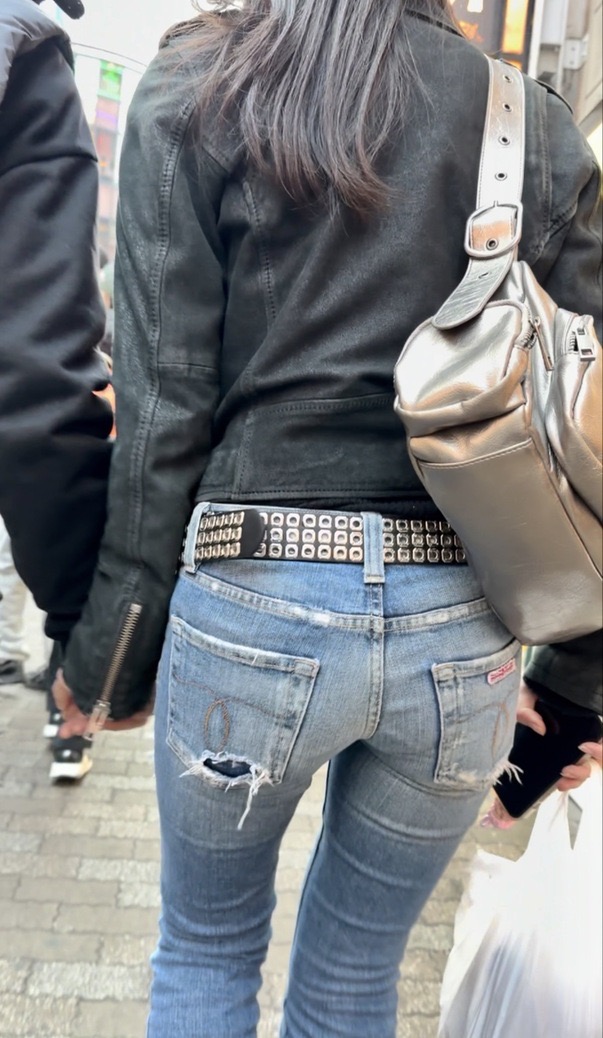 デニム女子コレクションVol.120 ゴツいベルトのスレンダーデニム尻のお姉さんとムチムチフレアデニム尻のお姉さん3選!