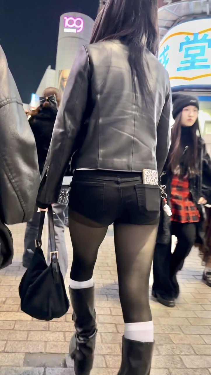 ヒップコレクションVol.56 パンスト黒デニムショーパンの美脚お姉さんとショーパンブーツのエロ尻JD