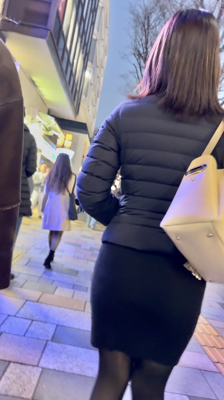 タイトスカート女子コレクションVol.55 ボディラインとパンティーラインがセクシーなエロ尻お姉さん達4連発!