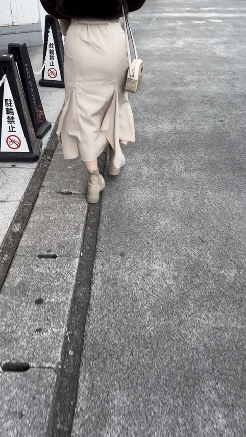 タイトスカート女子コレクションVol.55 ボディラインとパンティーラインがセクシーなエロ尻お姉さん達4連発!