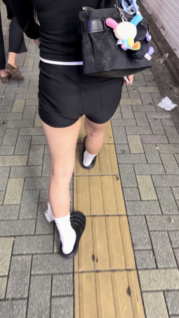 ヒップコレクションVol.136 健康的なヒップと体つきのお姉さんと超短パンのスレンダーハミシリのお姉さん！