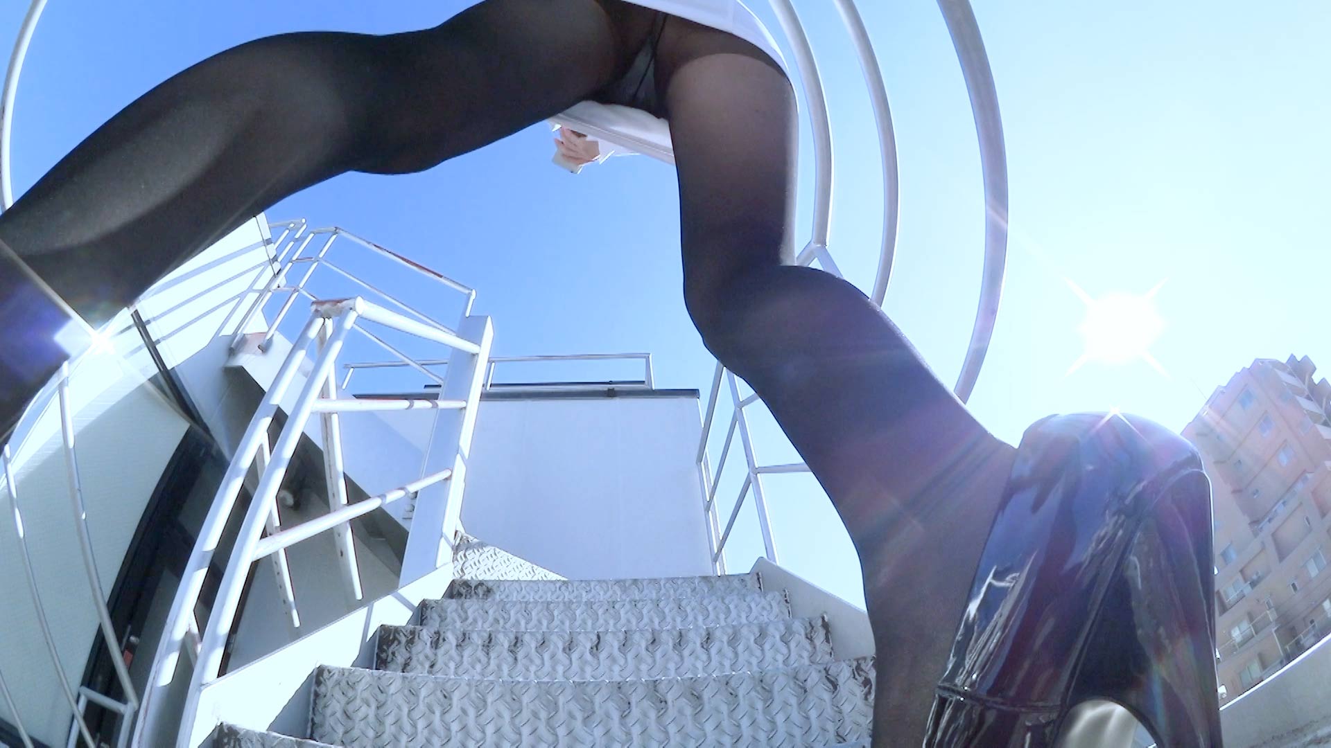 【再販】美脚OLお姉さんのパンスト越しTバック階段パンチラ