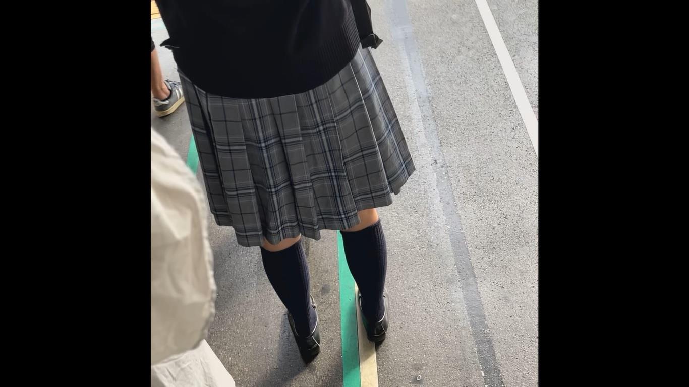 【再販】限界リーマン決死の一撃!vol.84 ピンクの水玉パンツを履いた品のある女子