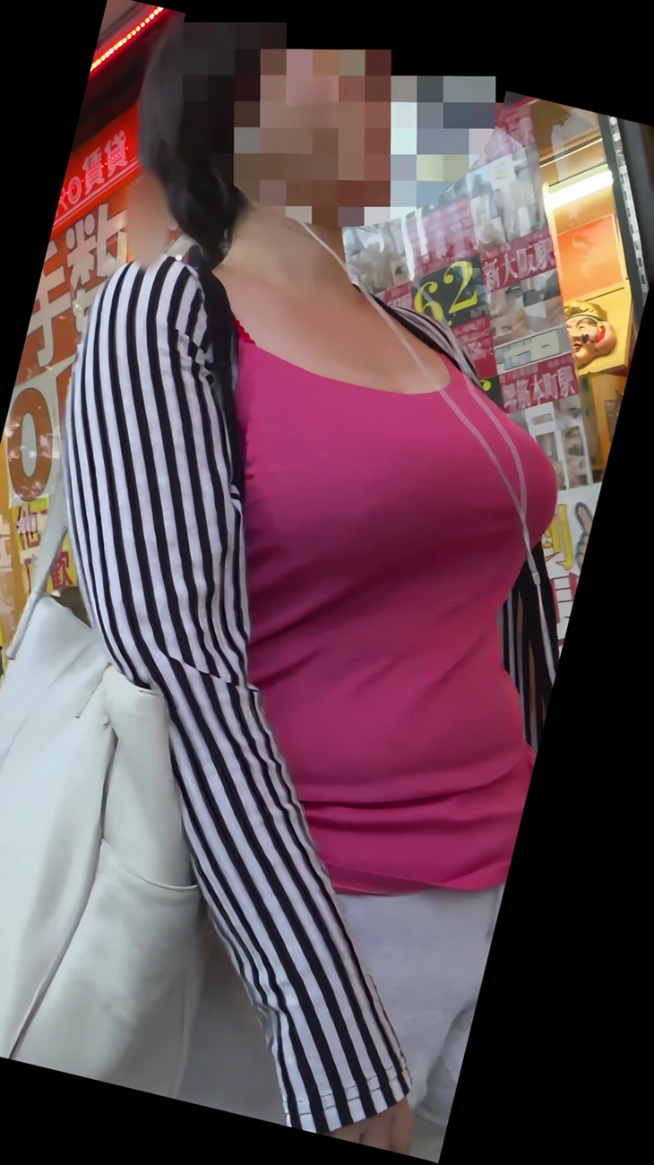 【再販】103爆乳を見せつけてくれる眼鏡お姉さん